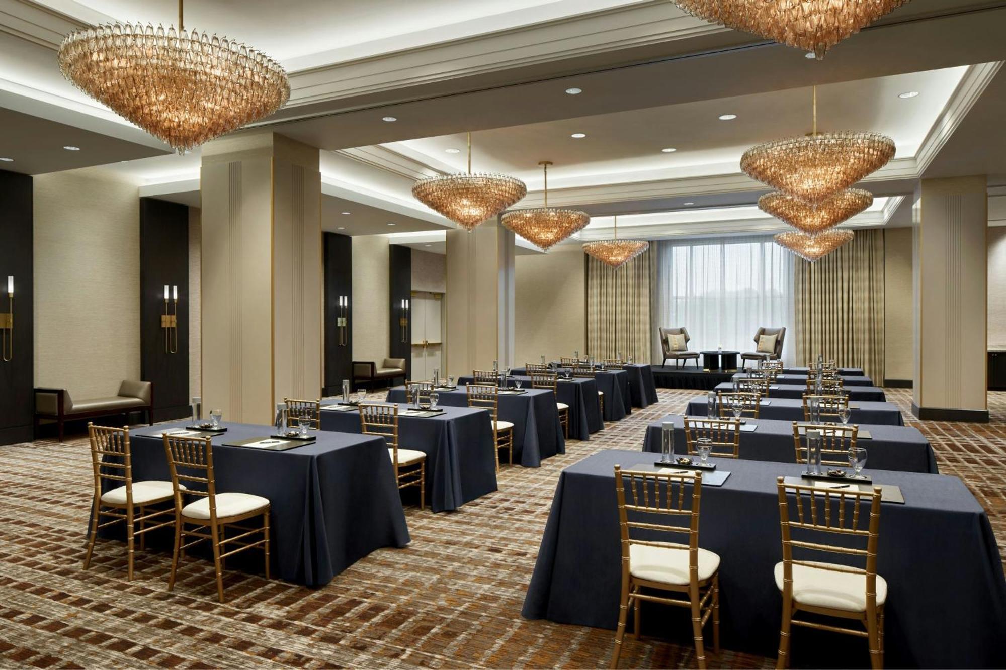 The Ritz-Carlton, Tysons Corner Hotell Exteriör bild